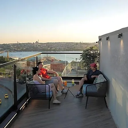 The House Galata 3*